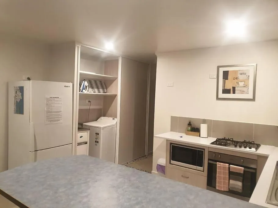 Apartment Pet Friendly & Spacious Two Bedroom Guest Unit Caloundra