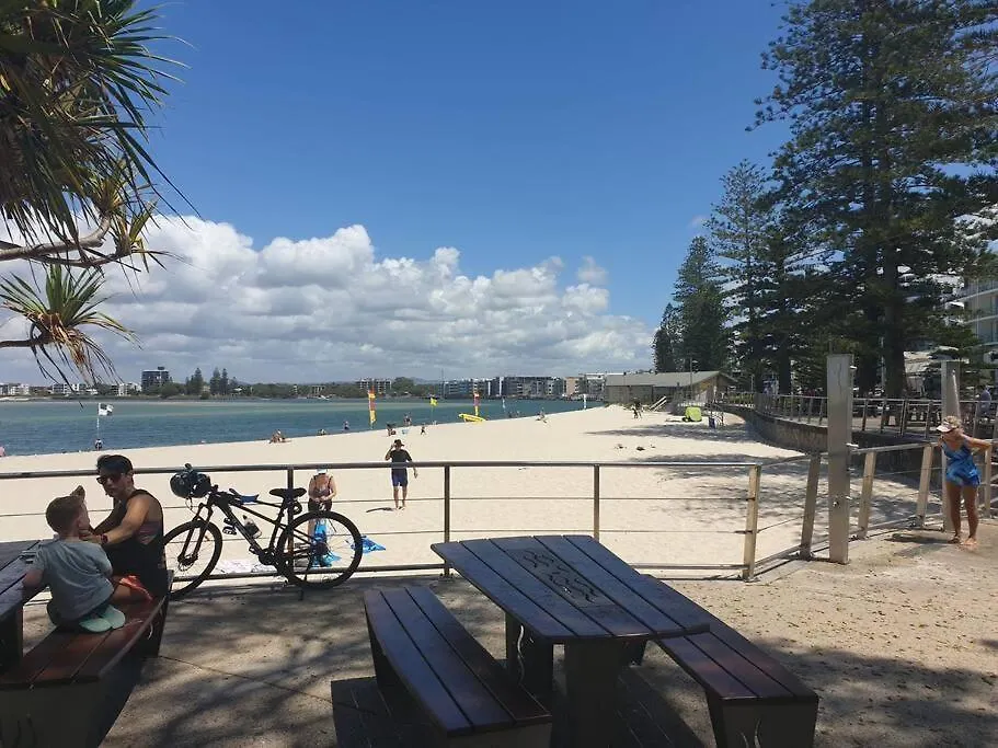Pet Friendly & Spacious Two Bedroom Guest Unit Caloundra
